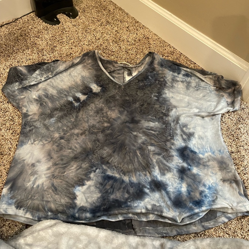 Size small short sleeve